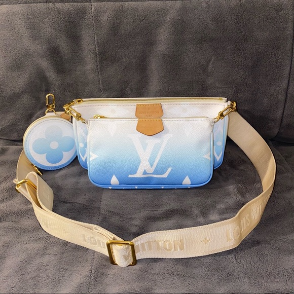 Louis Vuitton Handbags - LOUIS VUITTON 🦄LIMITED EDITION🦄 By The Pool Blue